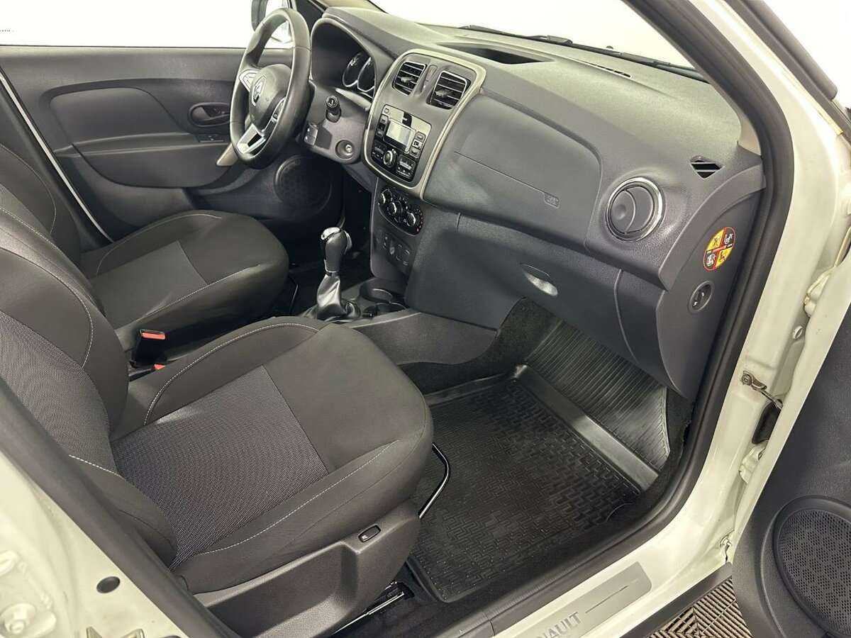 Renault Sandero с пробегом — 2019 год. Фото: #12