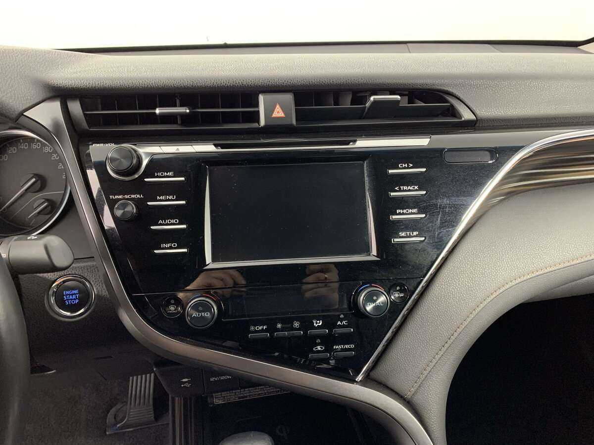 Toyota Camry с пробегом — 2019 год. Фото: #14