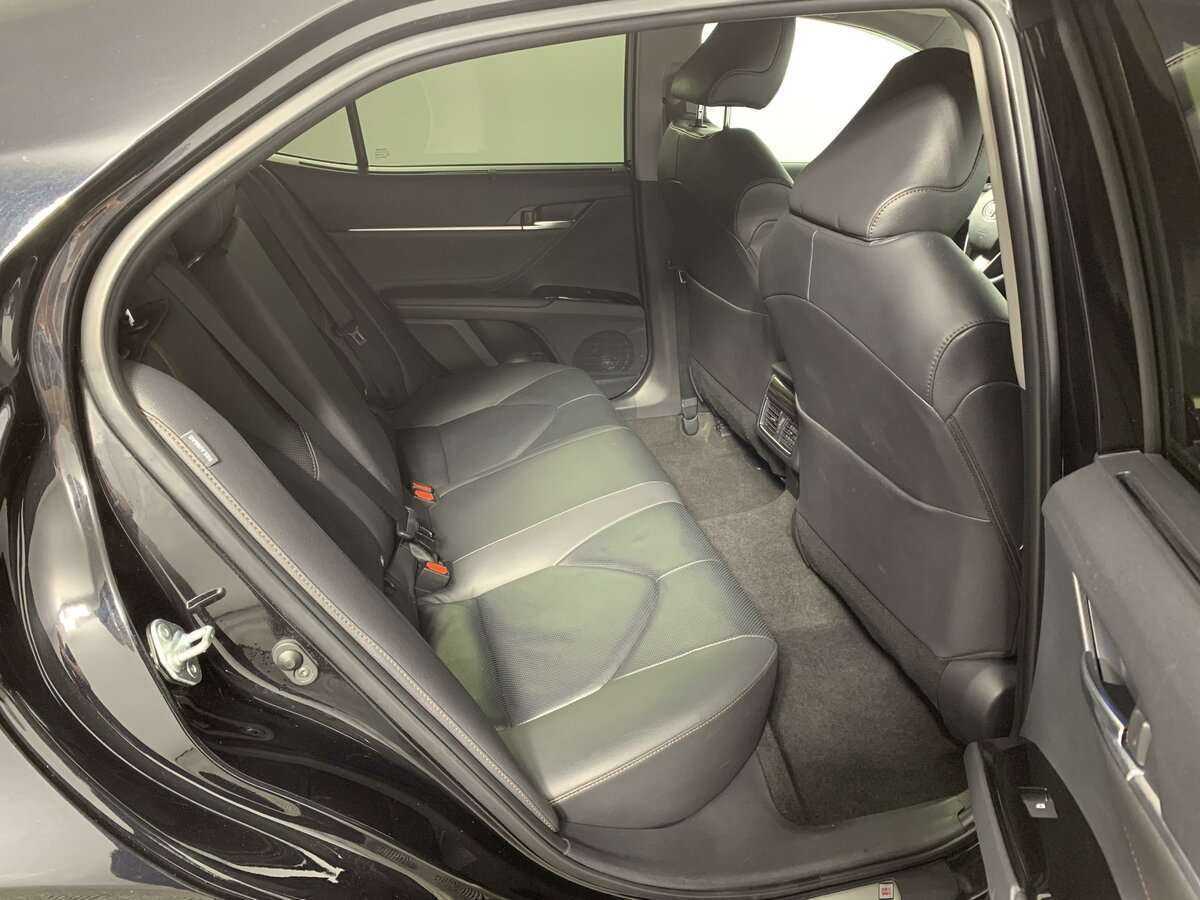 Toyota Camry с пробегом — 2020 год. Фото: #12