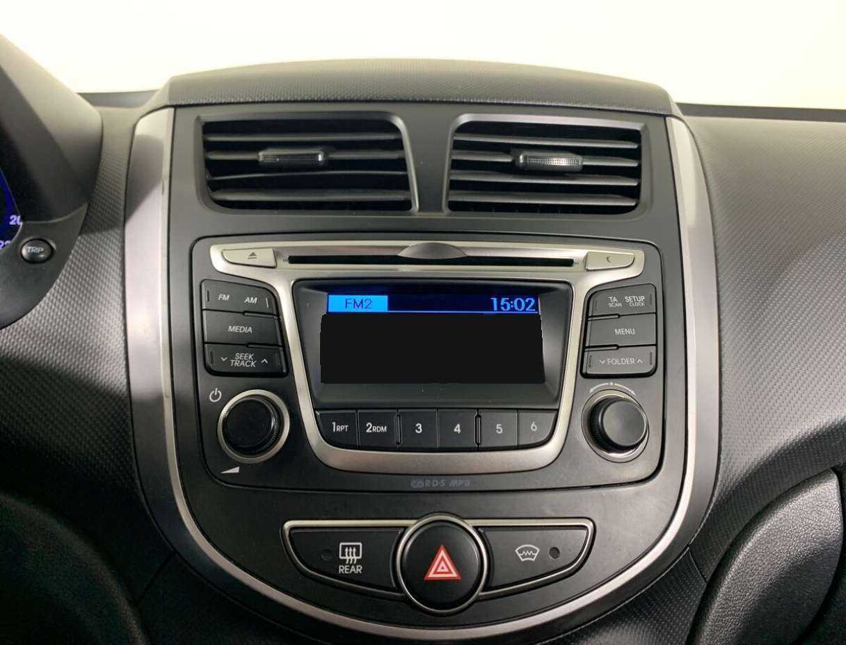 Hyundai Solaris с пробегом — 2014 год. Фото: #12