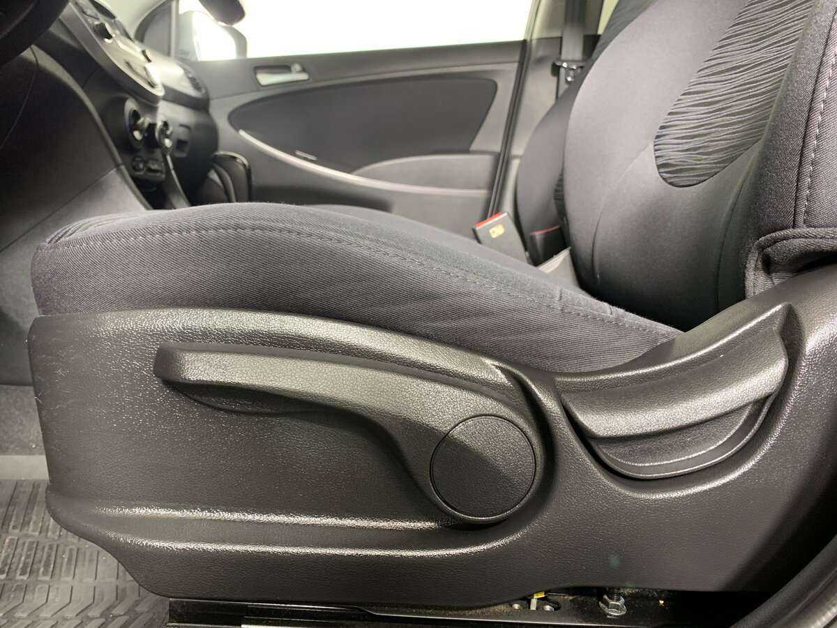 Hyundai Solaris с пробегом — 2014 год. Фото: #13