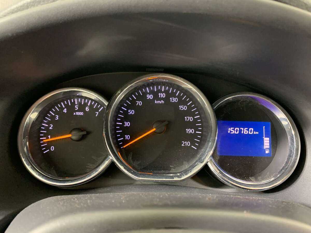 Renault Sandero с пробегом — 2017 год. Фото: #11