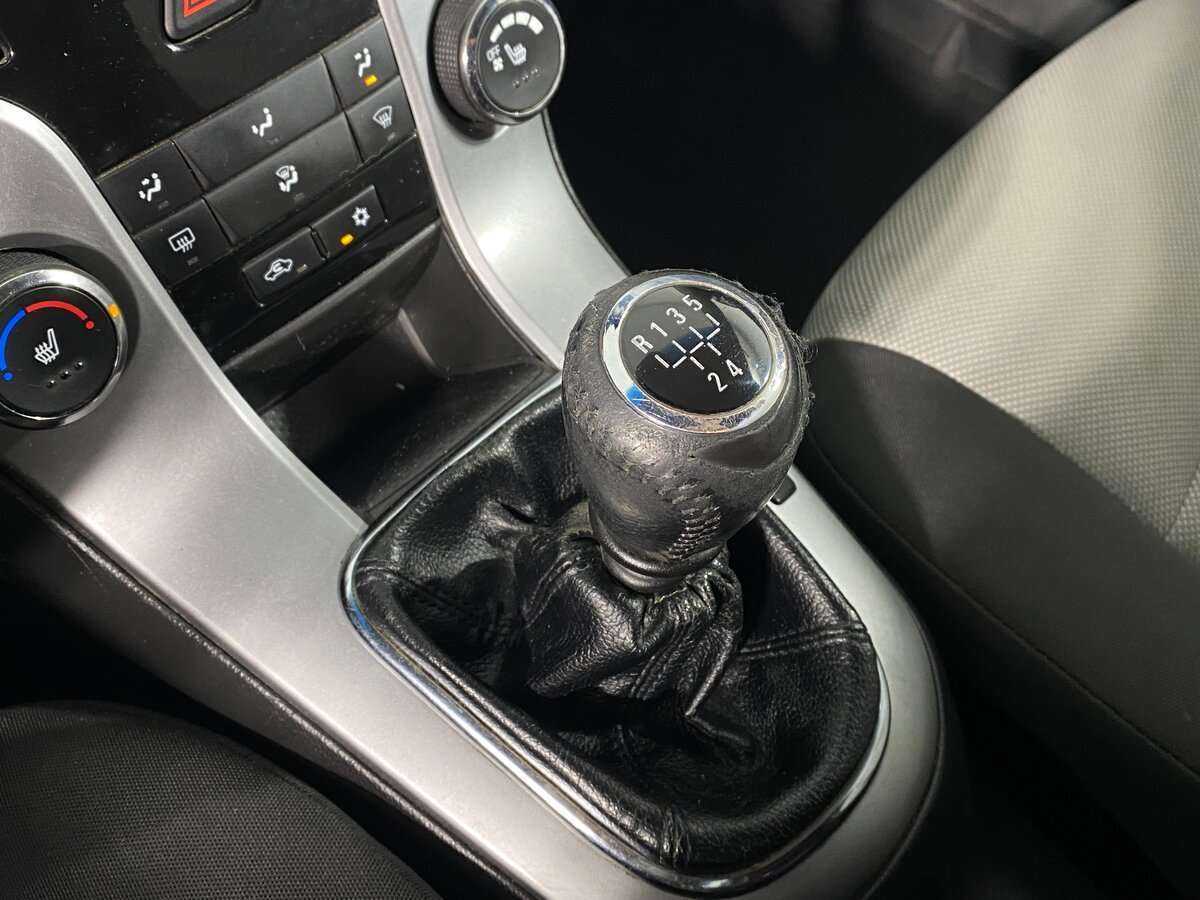 Chevrolet Cruze с пробегом — 2012 год. Фото: #11