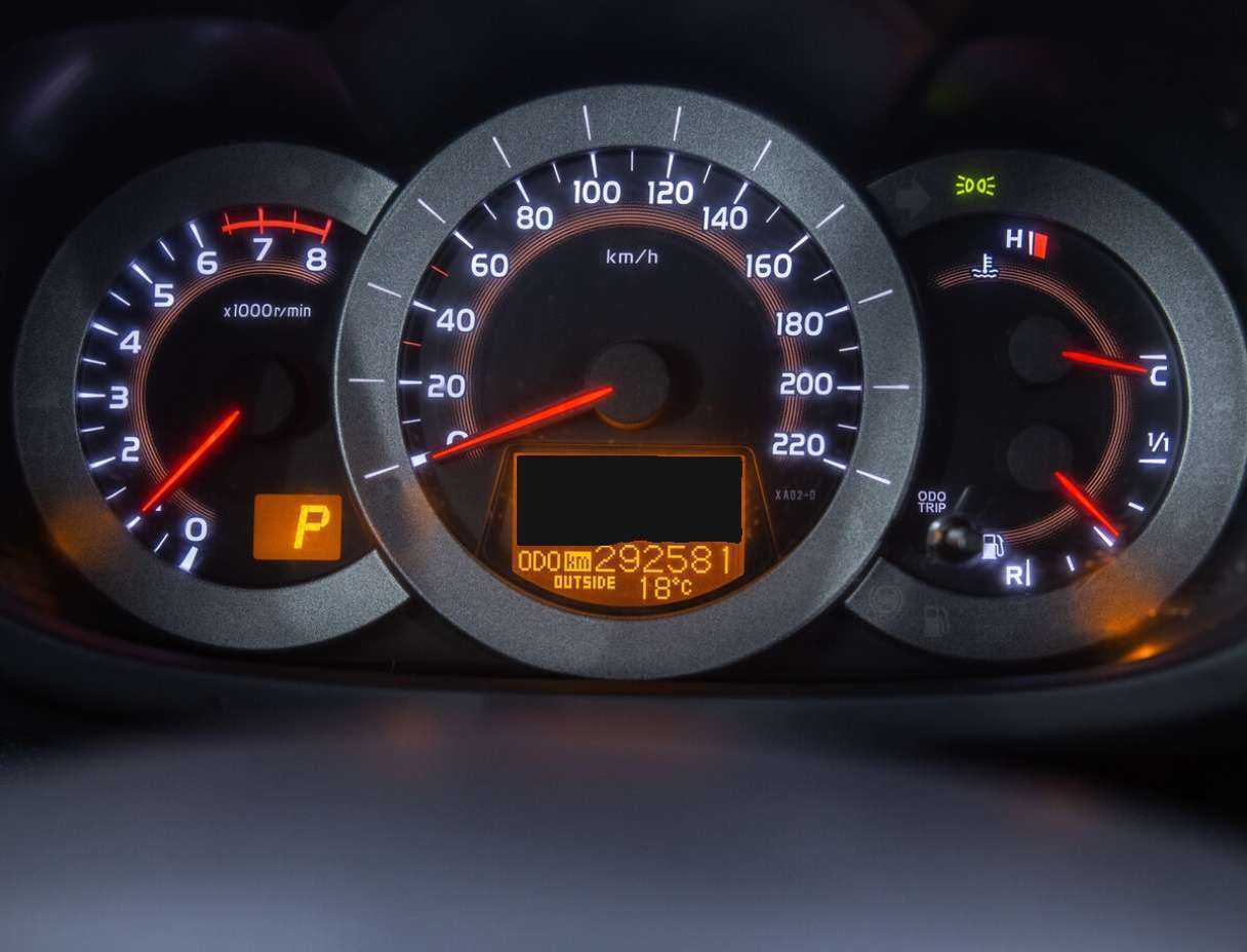 Toyota RAV4 с пробегом — 2012 год. Фото: #9