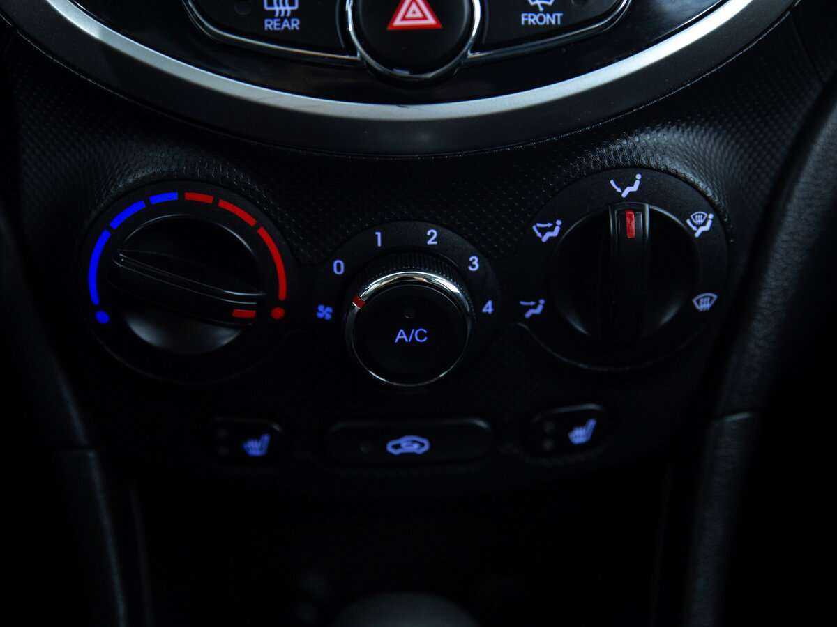 Hyundai Solaris с пробегом — 2013 год. Фото: #15