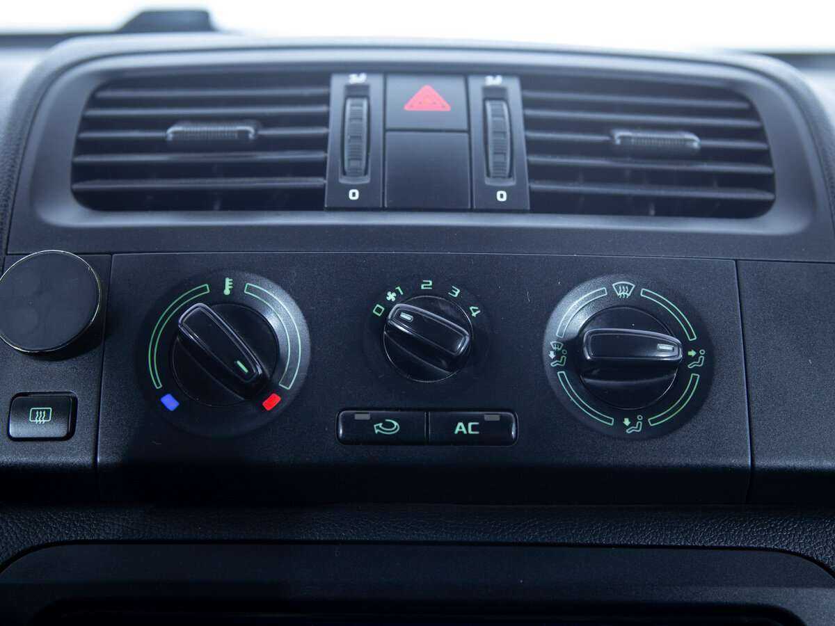 Skoda Fabia с пробегом — 2013 год. Фото: #15