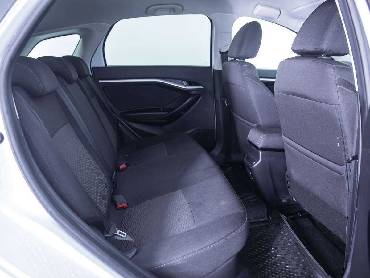 Lada (ВАЗ) Vesta с пробегом — 2018 год. Фото: #9