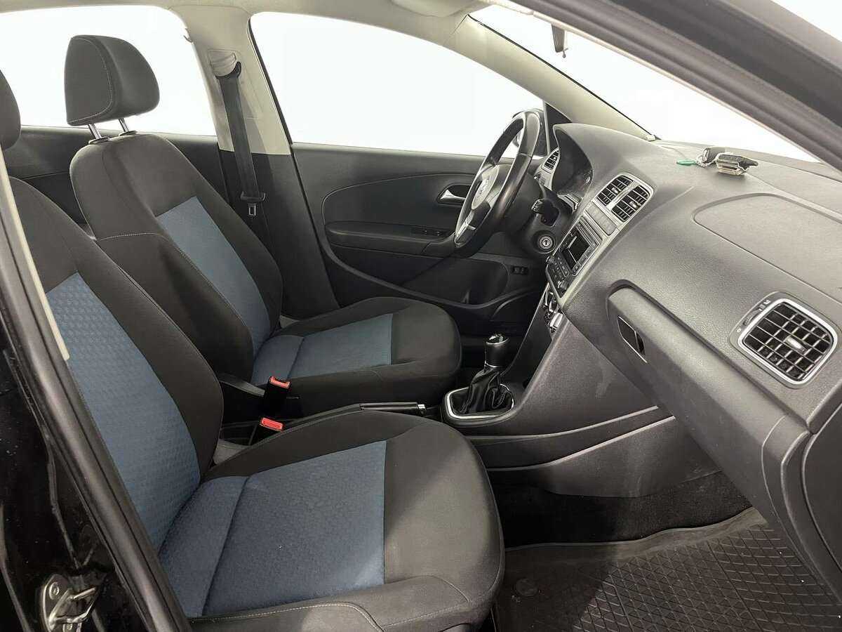 Volkswagen Polo с пробегом — 2013 год. Фото: #15