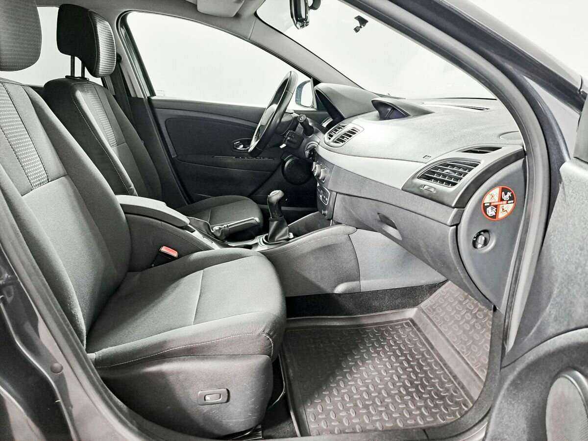 Renault Fluence с пробегом — 2012 год. Фото: #8