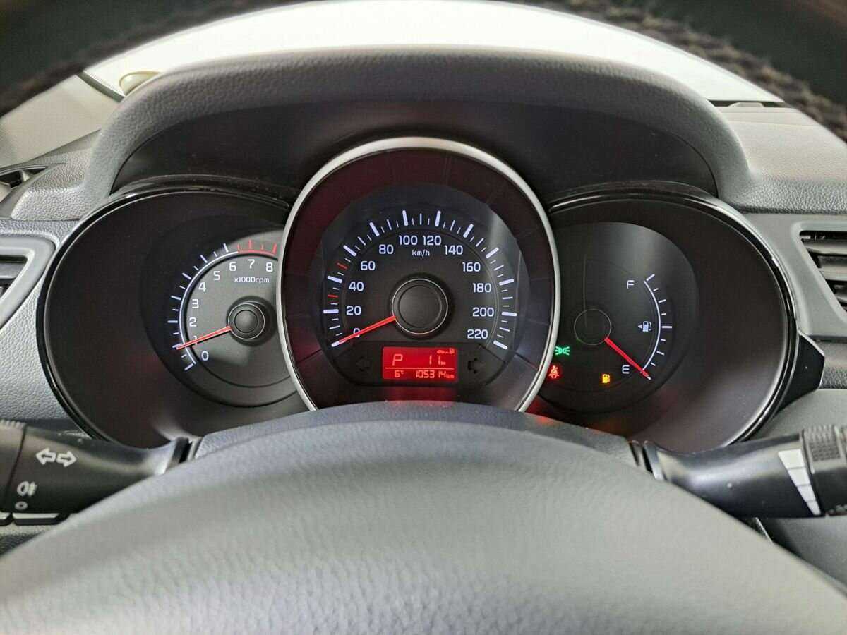 Kia Rio с пробегом — 2015 год. Фото: #10