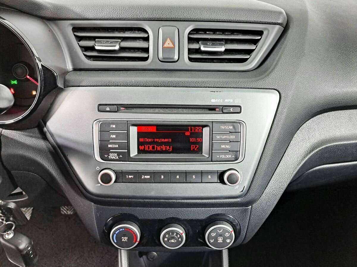 Kia Rio с пробегом — 2015 год. Фото: #12