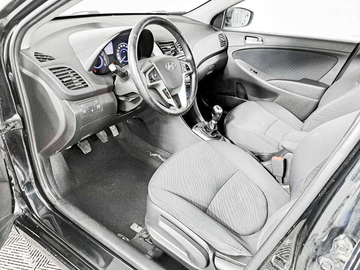 Hyundai Solaris с пробегом — 2015 год. Фото: #13