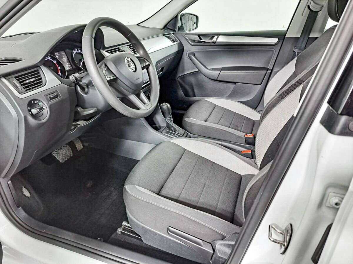 Skoda Rapid с пробегом — 2018 год. Фото: #12