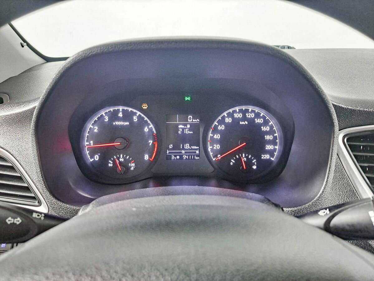 Hyundai Solaris с пробегом — 2018 год. Фото: #12