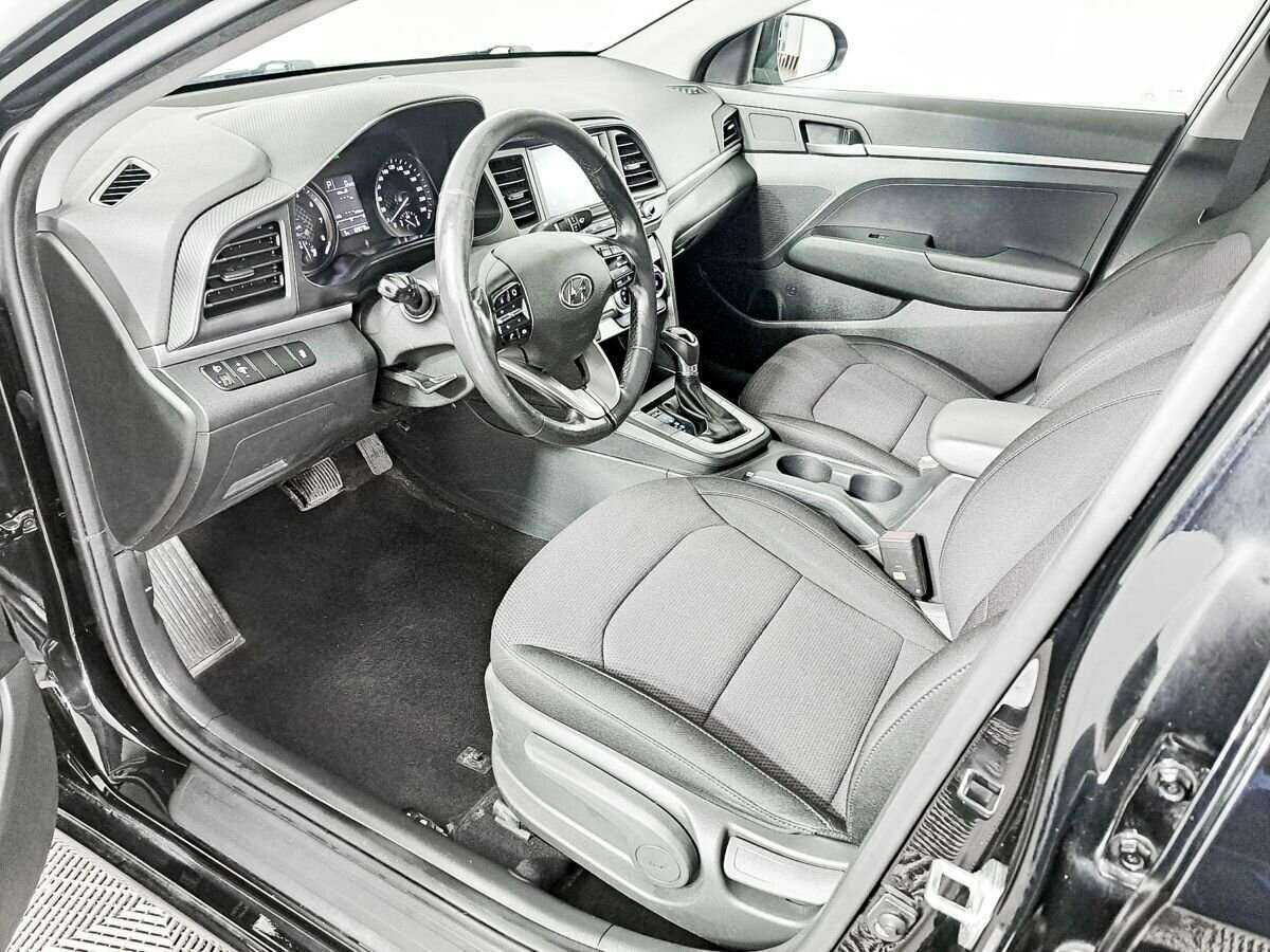 Hyundai Elantra с пробегом — 2019 год. Фото: #12