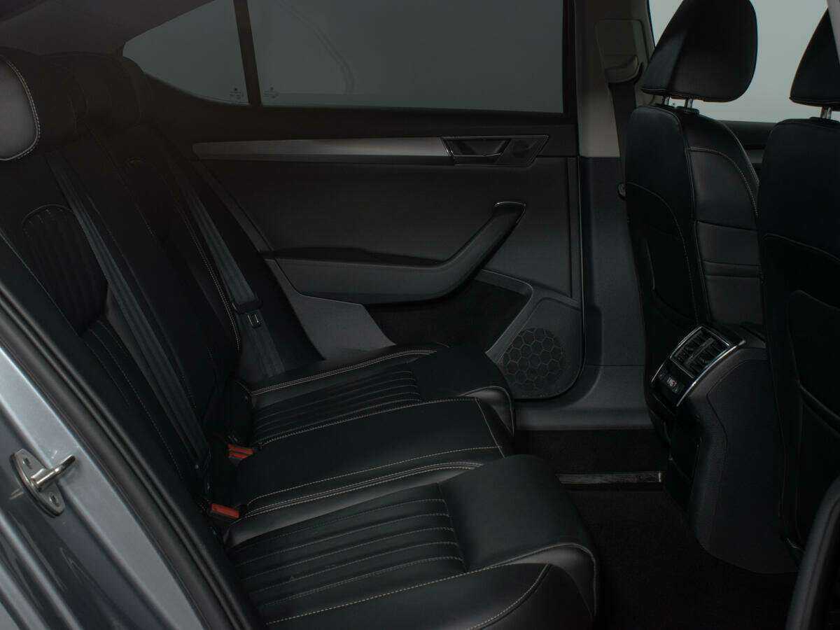 Skoda Superb с пробегом — 2019 год. Фото: #10
