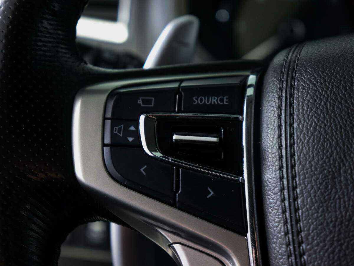 Mitsubishi Pajero Sport с пробегом — 2018 год. Фото: #21