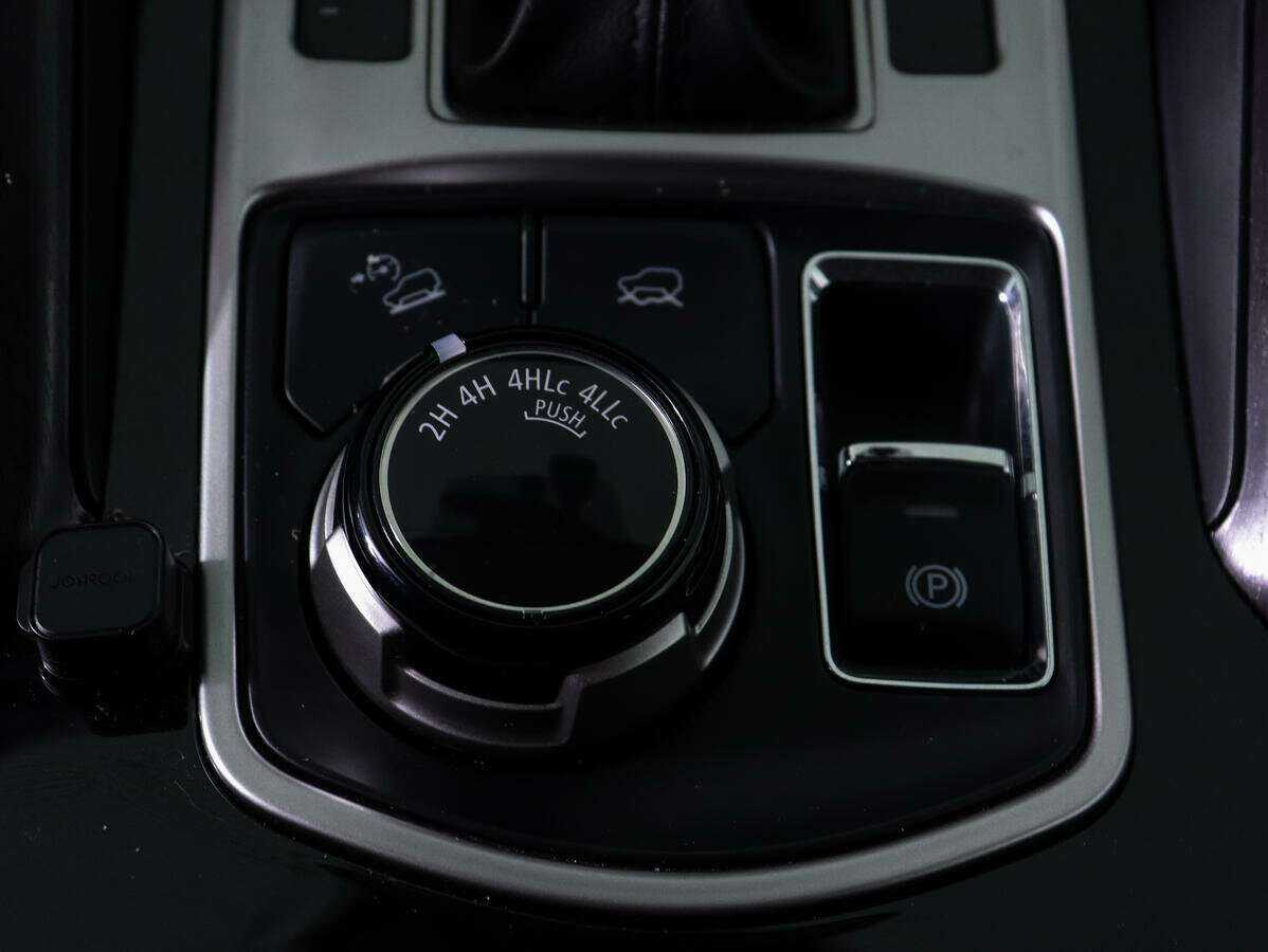 Mitsubishi Pajero Sport с пробегом — 2018 год. Фото: #25