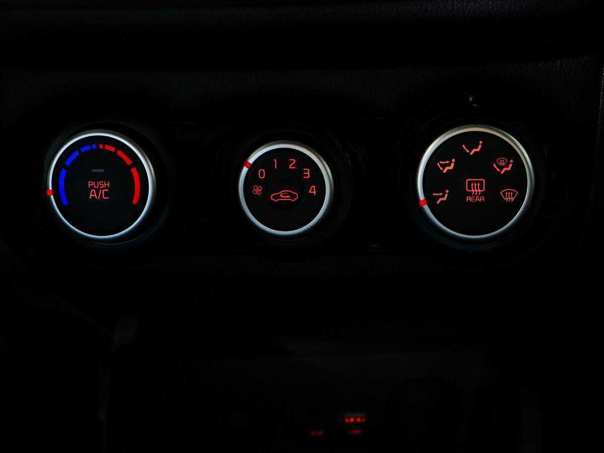 Kia Rio с пробегом — 2016 год. Фото: #13