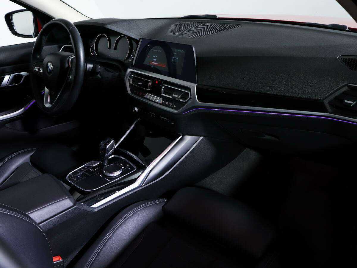 BMW 3 серии с пробегом — 2019 год. Фото: #6