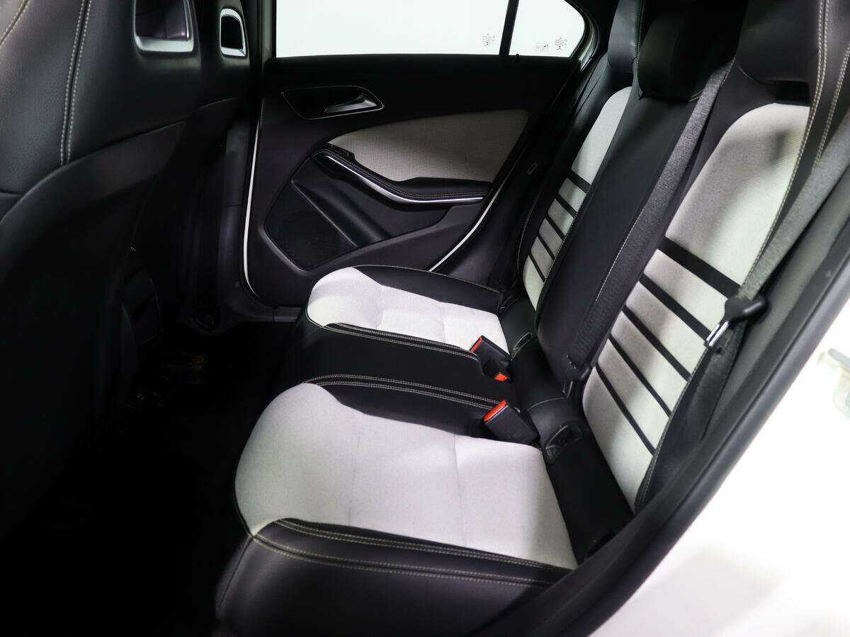 Mercedes-Benz A-Класс с пробегом — 2014 год. Фото: #7