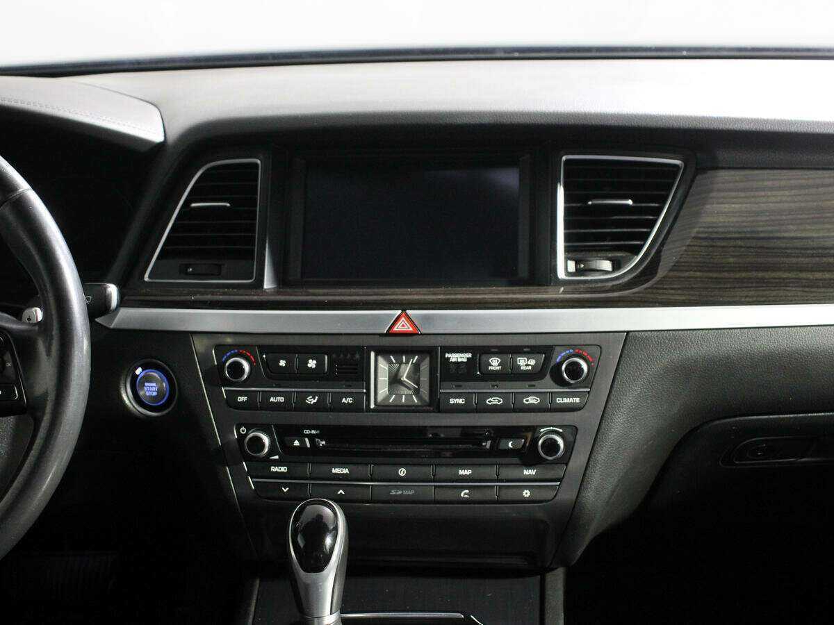 Hyundai Genesis с пробегом — 2014 год. Фото: #10