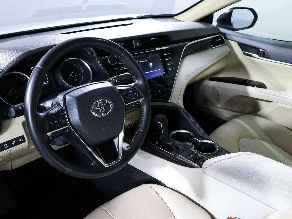 Toyota Camry с пробегом — 2020 год. Фото: #10