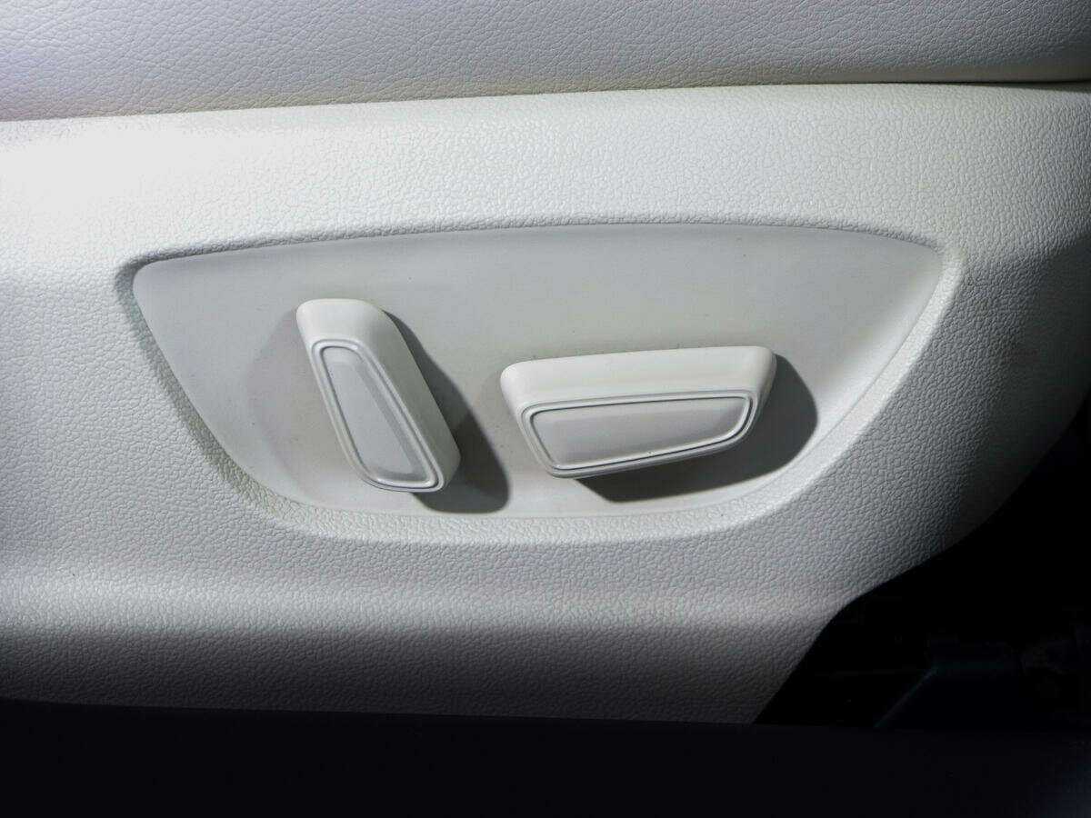 Toyota Camry с пробегом — 2020 год. Фото: #12