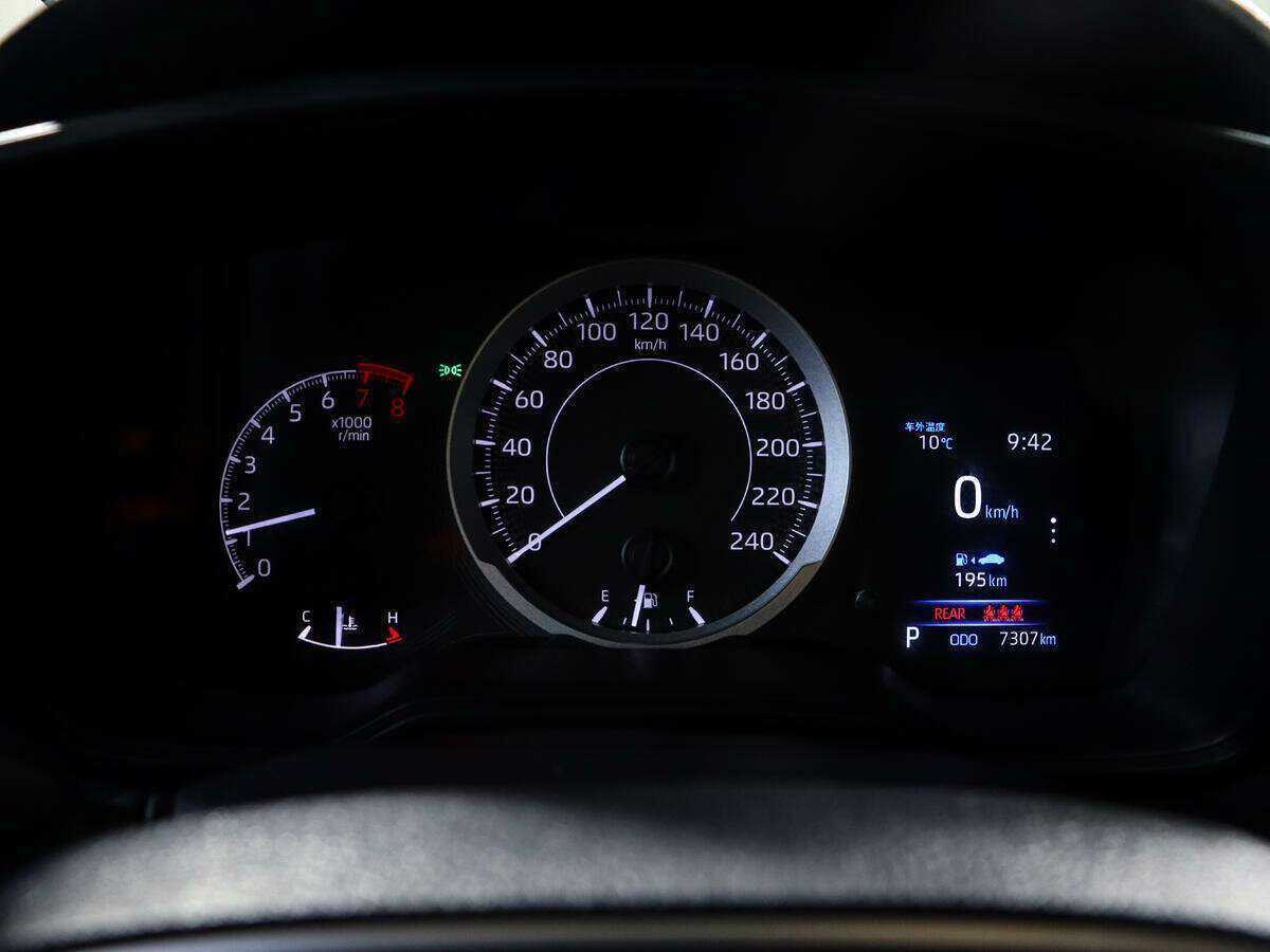 Toyota Corolla с пробегом — 2022 год. Фото: #10