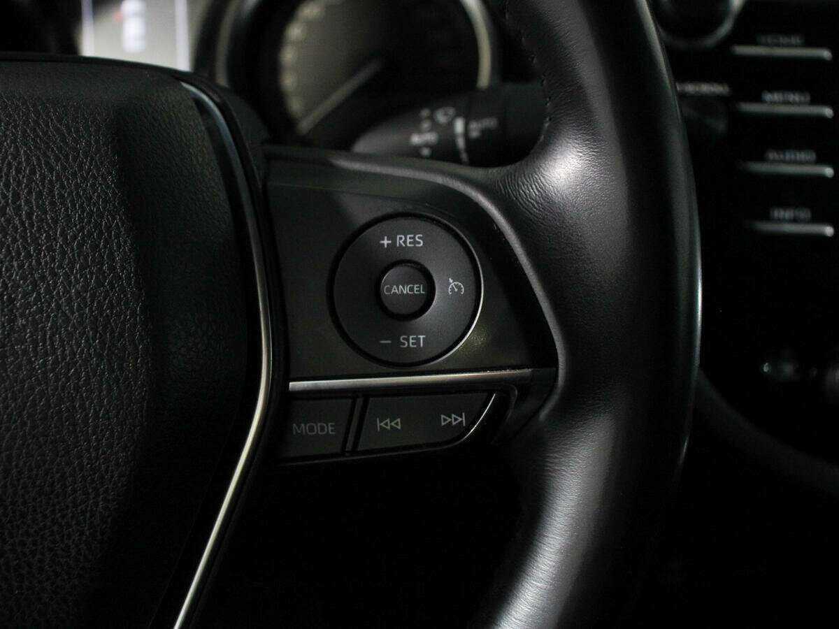 Toyota Camry с пробегом — 2020 год. Фото: #19