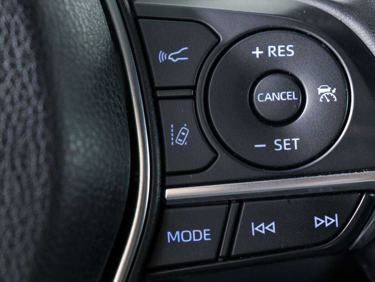 Toyota Camry с пробегом — 2018 год. Фото: #16