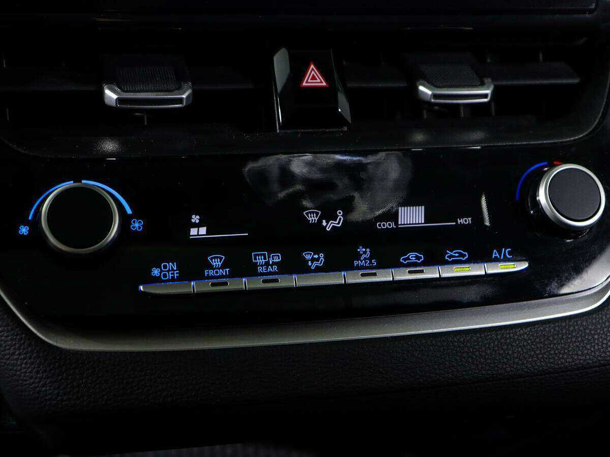 Toyota Corolla с пробегом — 2022 год. Фото: #14