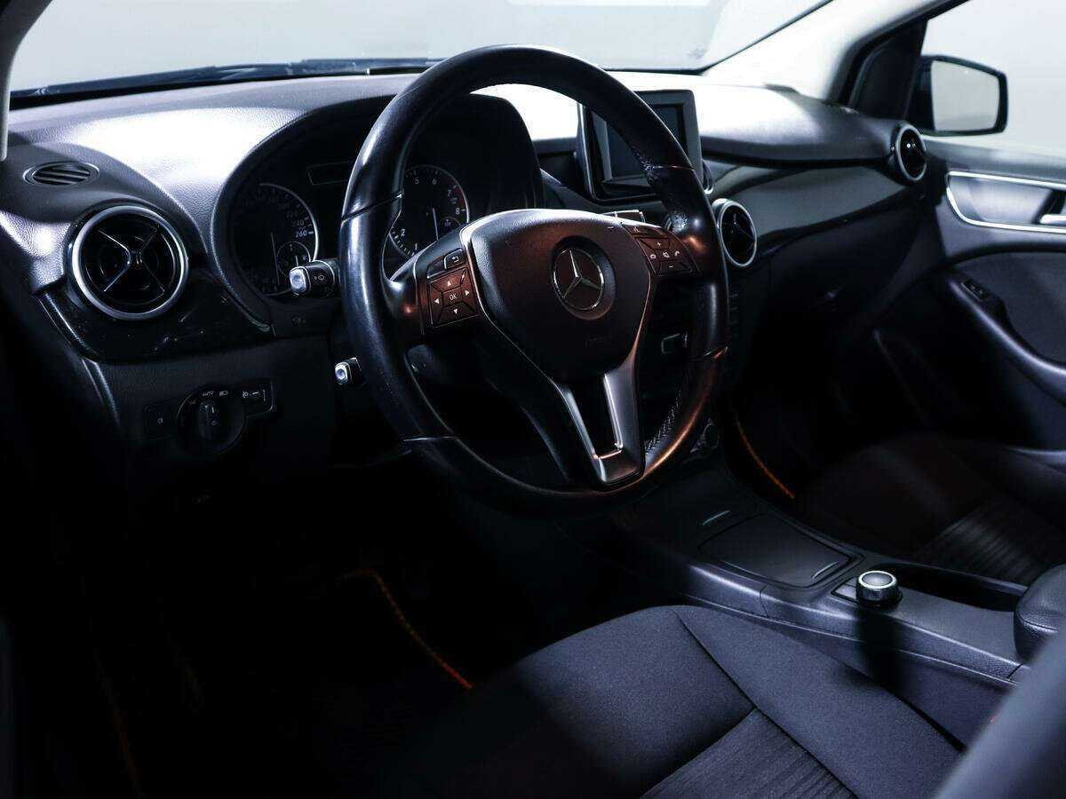 Mercedes-Benz B-Класс с пробегом — 2013 год. Фото: #11