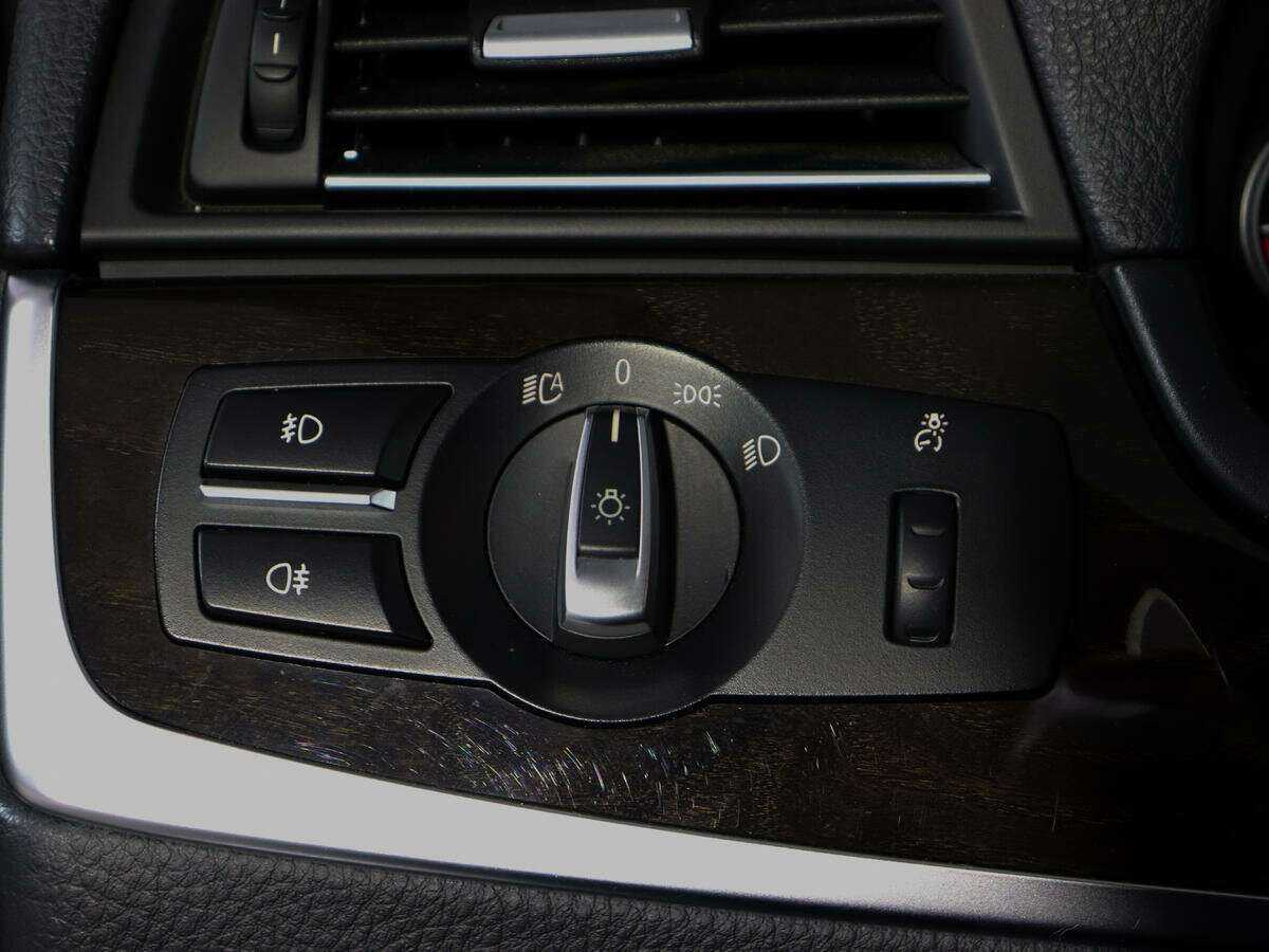 BMW 5 серии с пробегом — 2015 год. Фото: #15