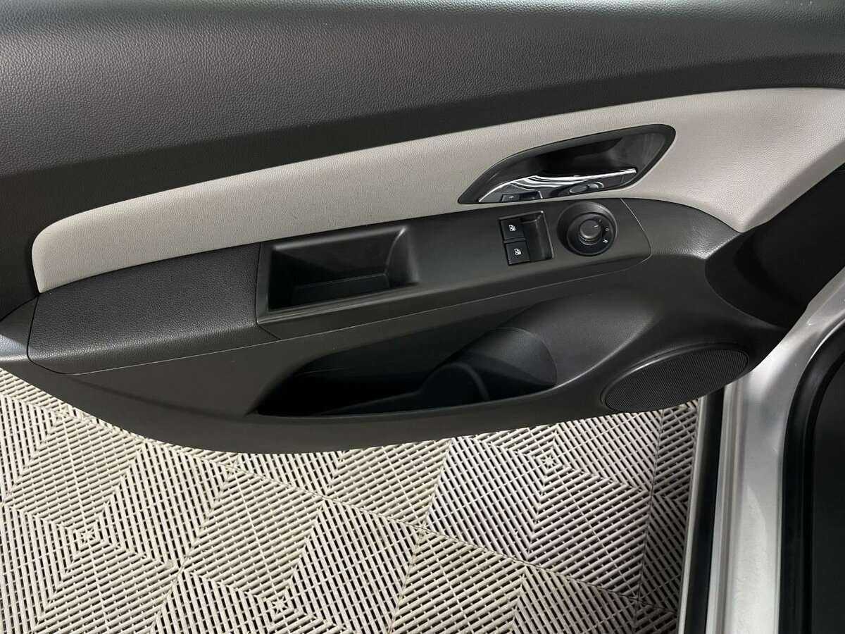 Chevrolet Cruze с пробегом — 2014 год. Фото: #6