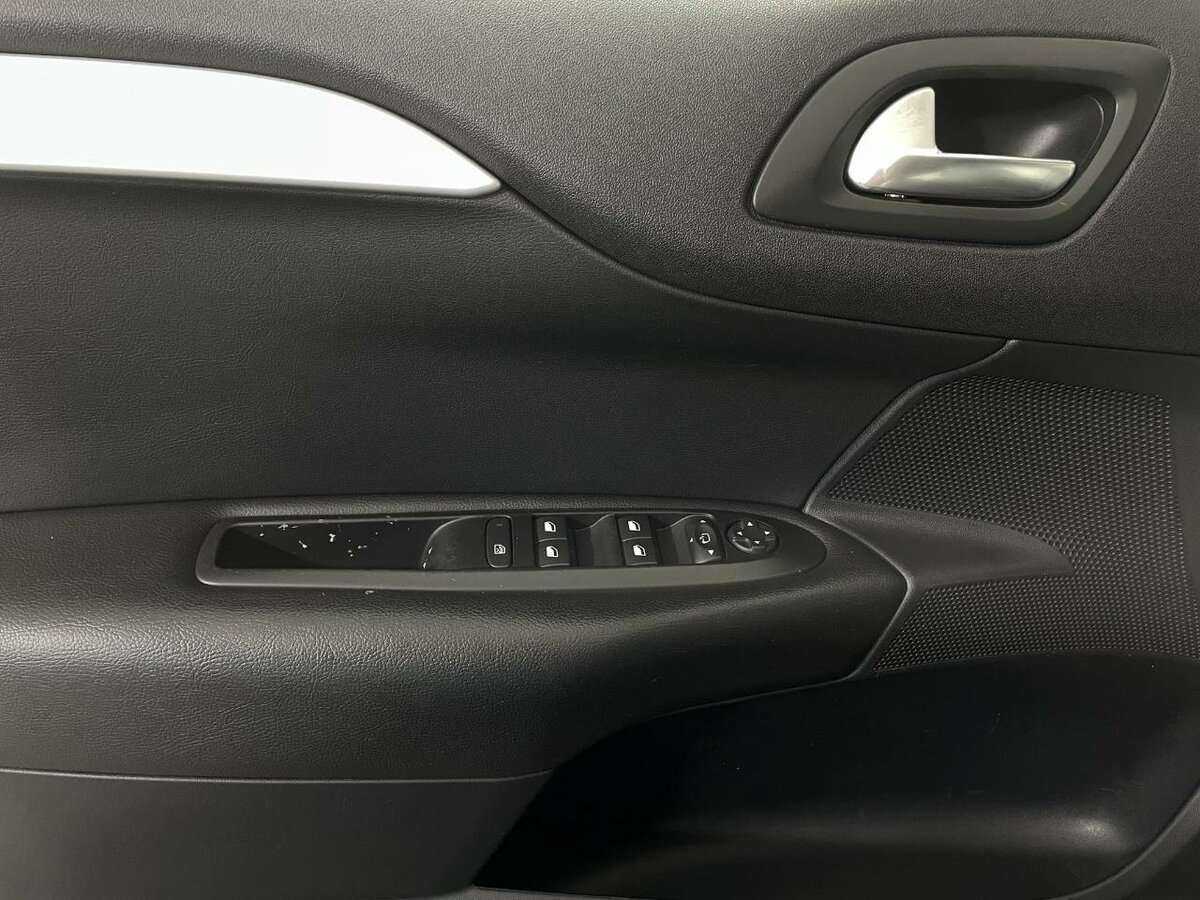 Citroen C4 с пробегом — 2015 год. Фото: #6