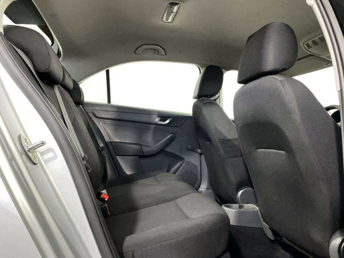 Skoda Rapid с пробегом — 2016 год. Фото: #14