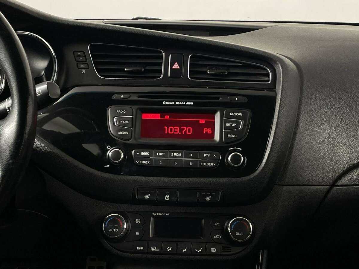 Kia Ceed с пробегом — 2013 год. Фото: #11