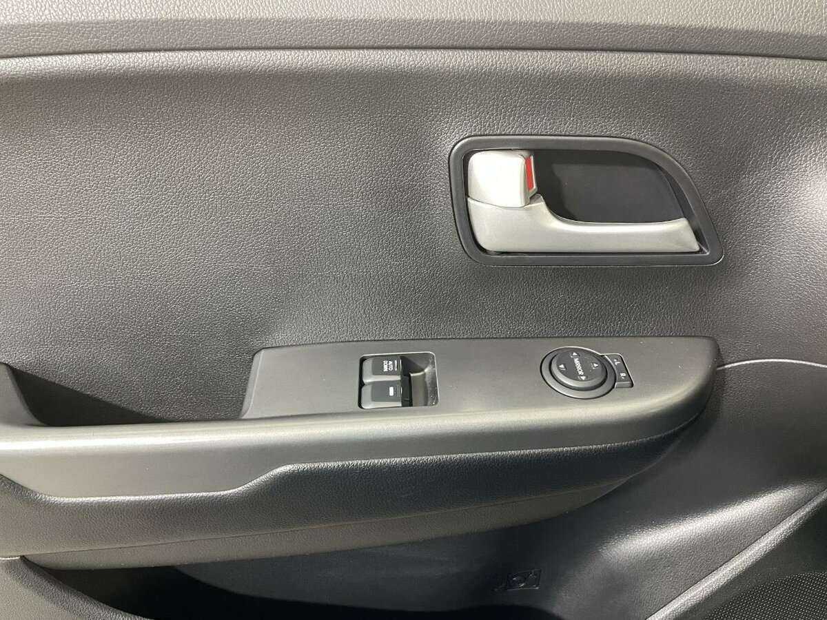 Kia Rio с пробегом — 2017 год. Фото: #6