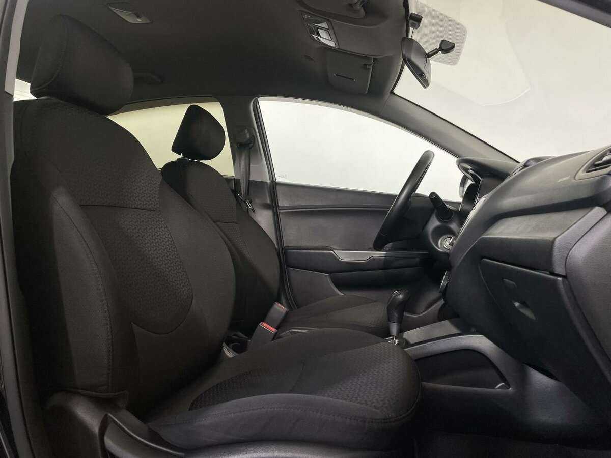 Kia Rio с пробегом — 2017 год. Фото: #12