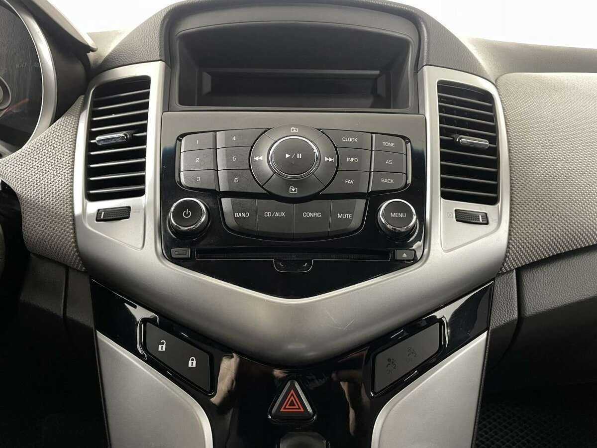 Chevrolet Cruze с пробегом — 2012 год. Фото: #10