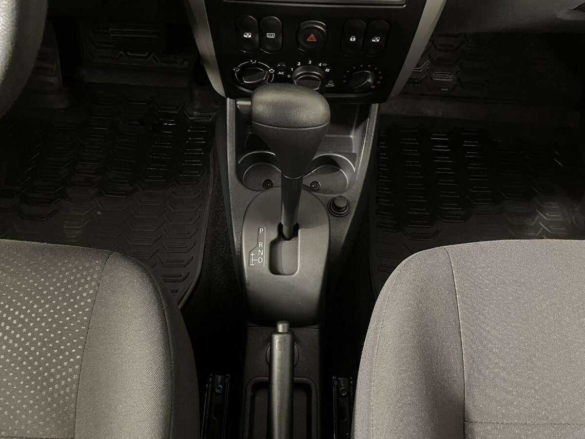 Nissan Almera с пробегом — 2013 год. Фото: #12