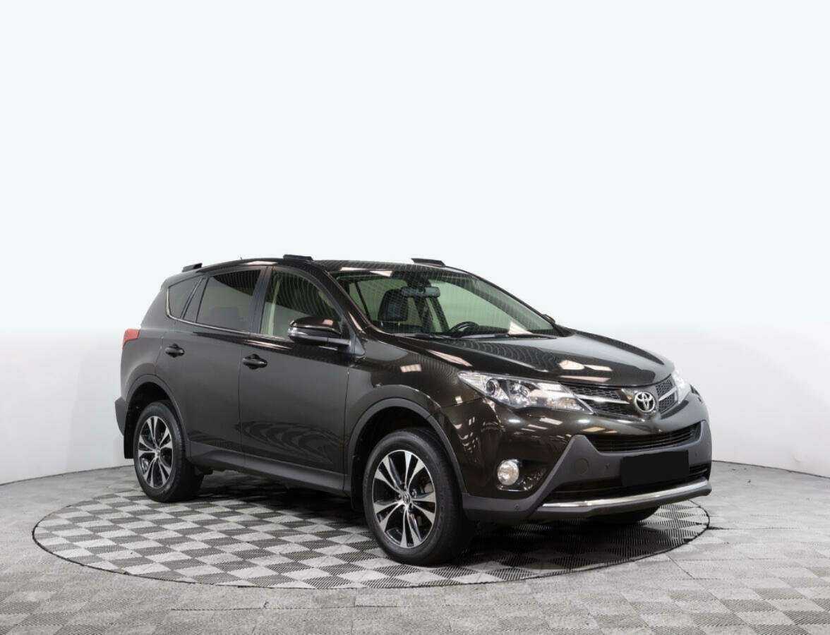 Toyota RAV4 с пробегом — 2015 год. Фото: #1