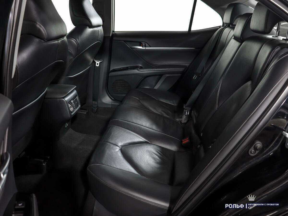 Toyota Camry с пробегом — 2018 год. Фото: #8