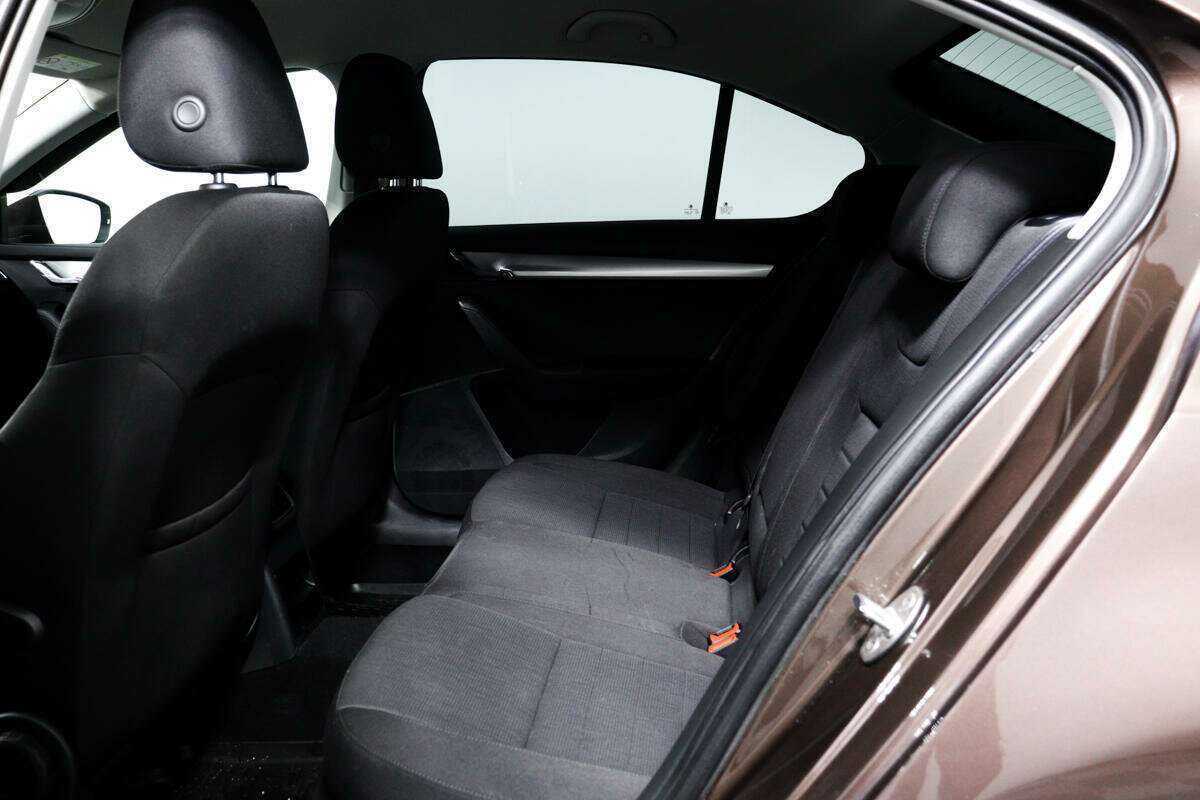 Skoda Octavia с пробегом — 2015 год. Фото: #11