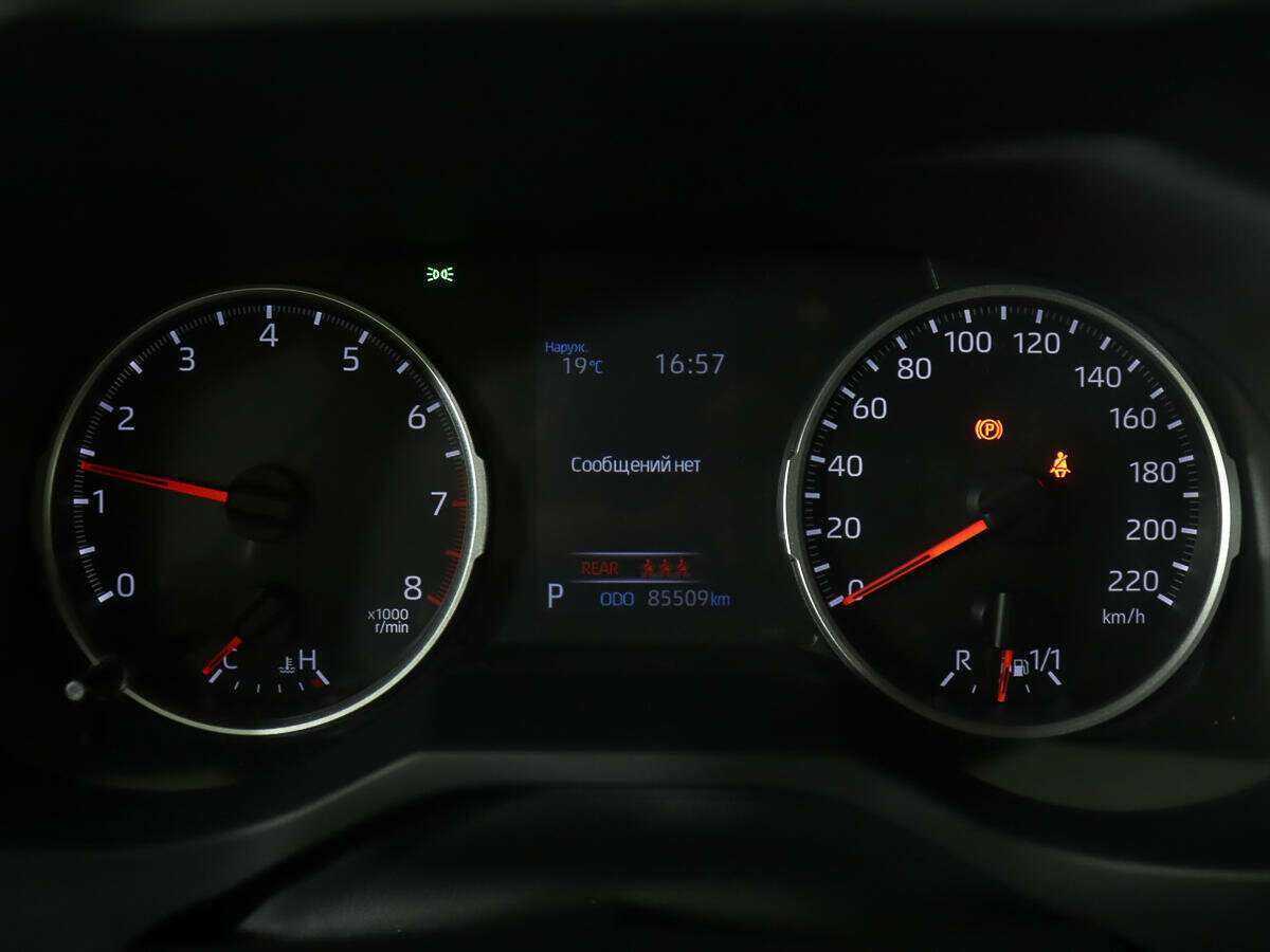 Toyota RAV4 с пробегом — 2020 год. Фото: #11