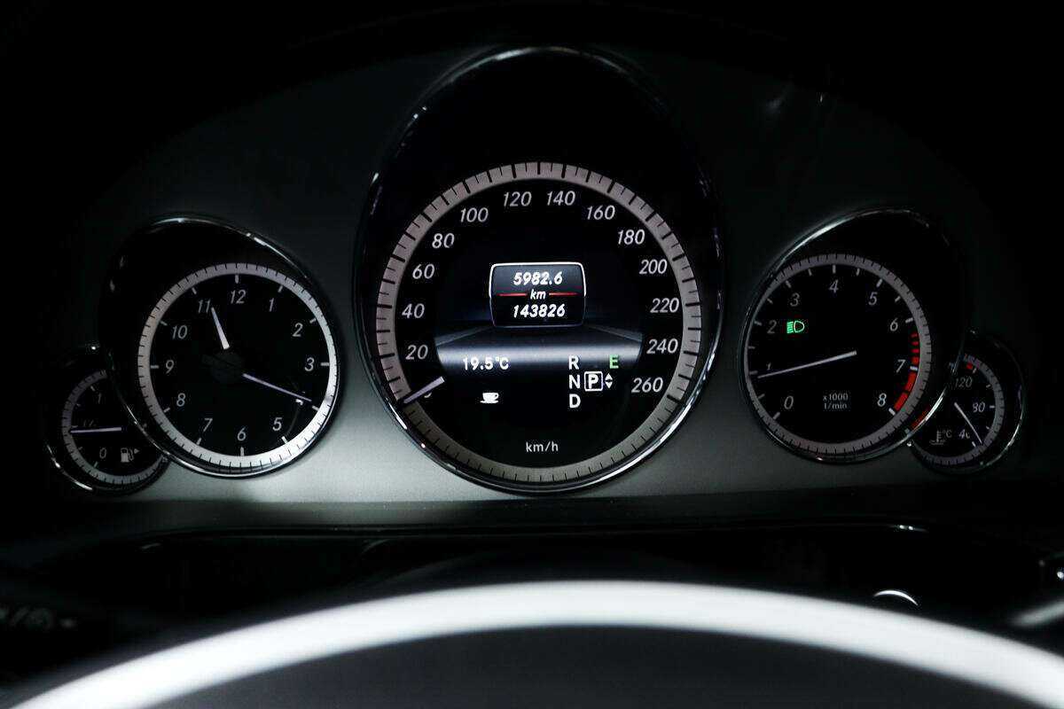 Mercedes-Benz E-Класс с пробегом — 2012 год. Фото: #9