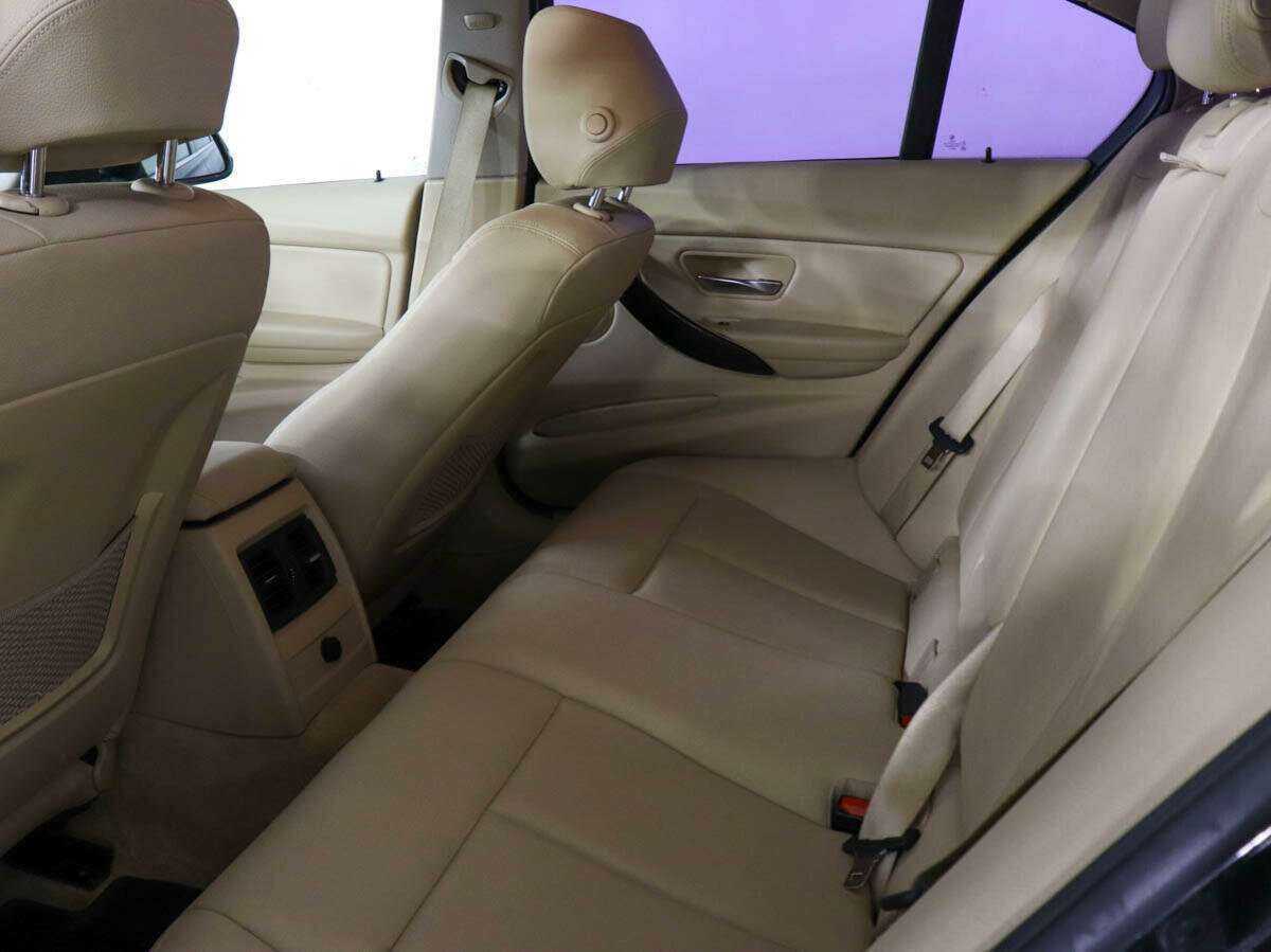 BMW 3 серии с пробегом — 2012 год. Фото: #9