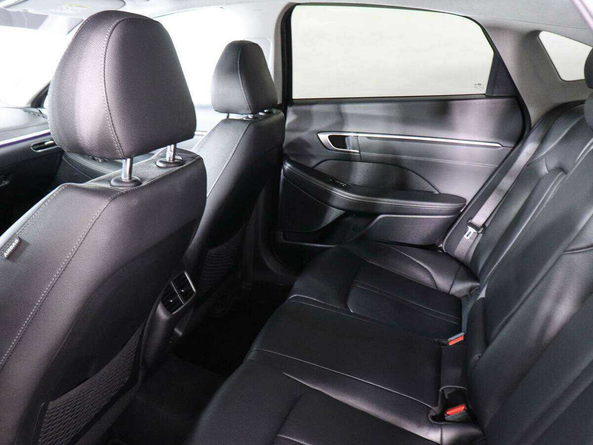 Hyundai Sonata с пробегом — 2021 год. Фото: #11