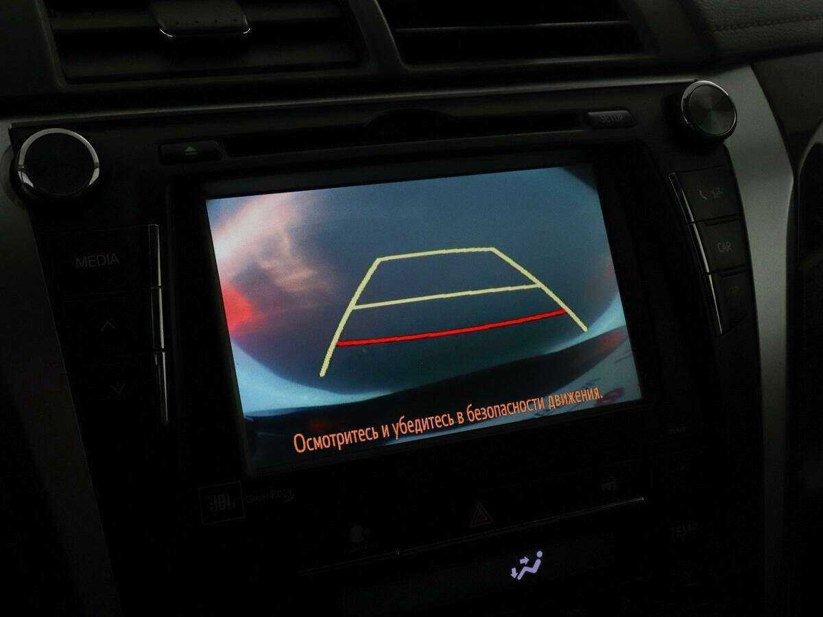 Toyota Camry с пробегом — 2015 год. Фото: #15